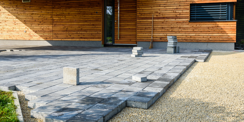 Laying interlocking pavers - Paving Slabs vs. Interlocking Pavers: Which is the Better Choice?